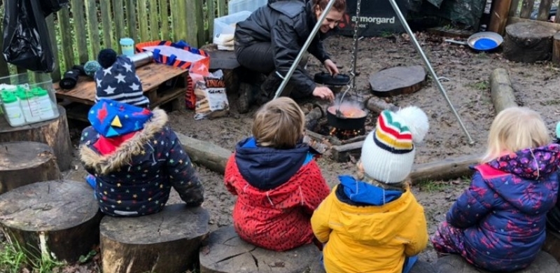 Day nursery open air meals